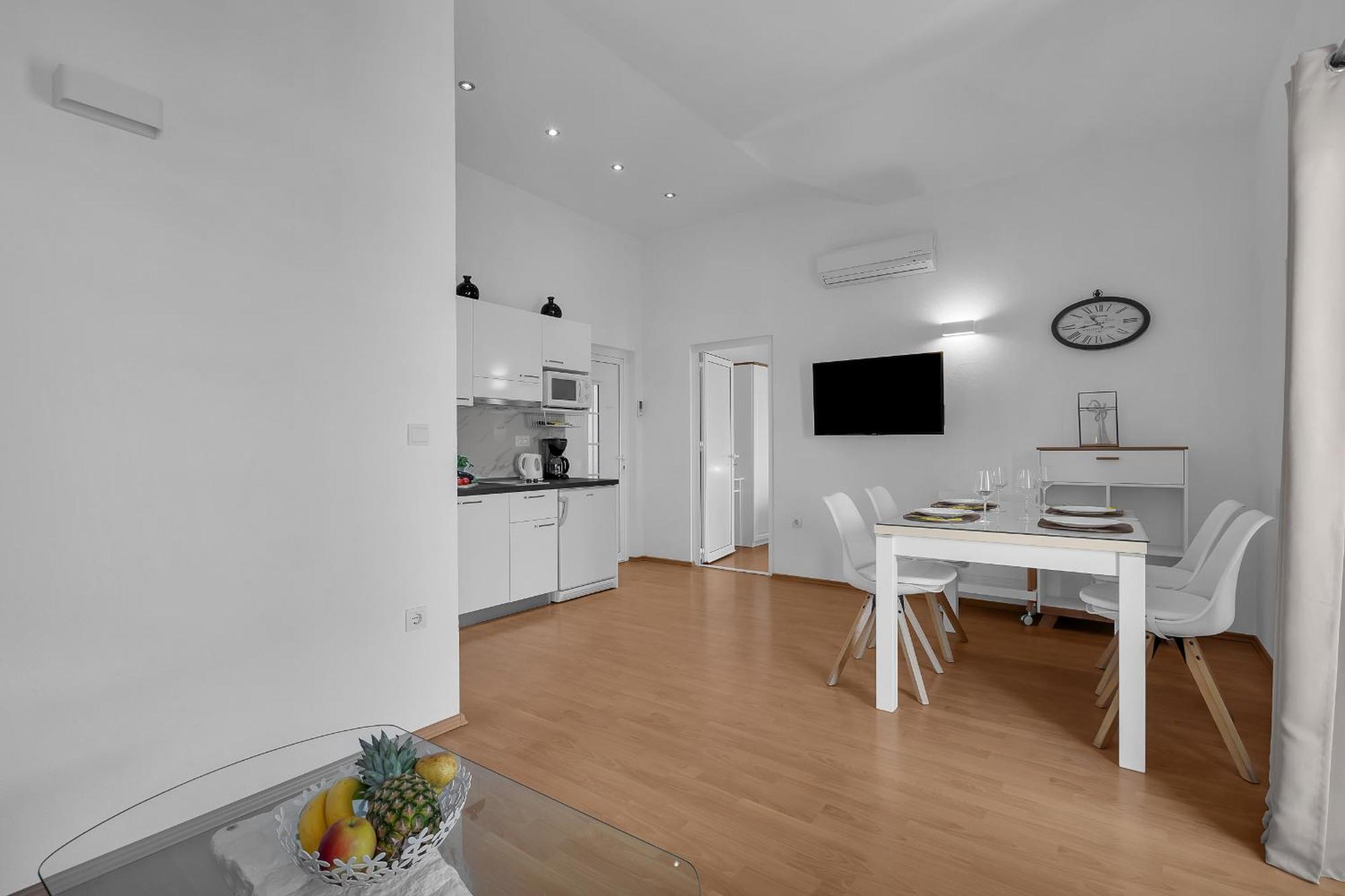 Apartments Villa Katarina Tučepi Extérieur photo